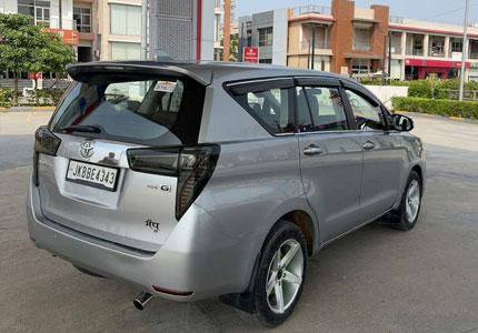 Innova Crysta Cab