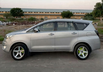 Innova Crysta Cab