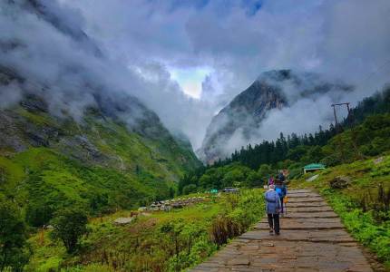 Hemkunt Sahib Pilgrimage Tour | Spiritual Journey in Uttarakhand