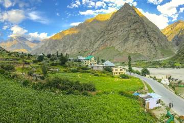 Explore Ladakh in 9 Days | Snow, Valleys & Scenic Lakes