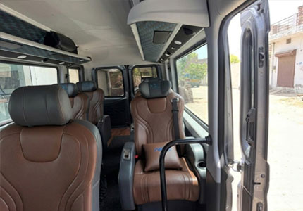 Urbania Traveller 17 Seater